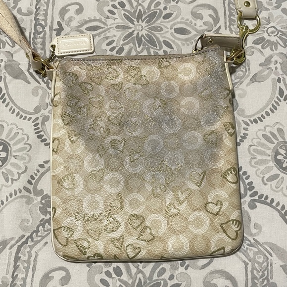 Coach Waverly Hearts CC Logo Patent Leather Swingpack Crossbody Purse Bag - Picture 3 of 9